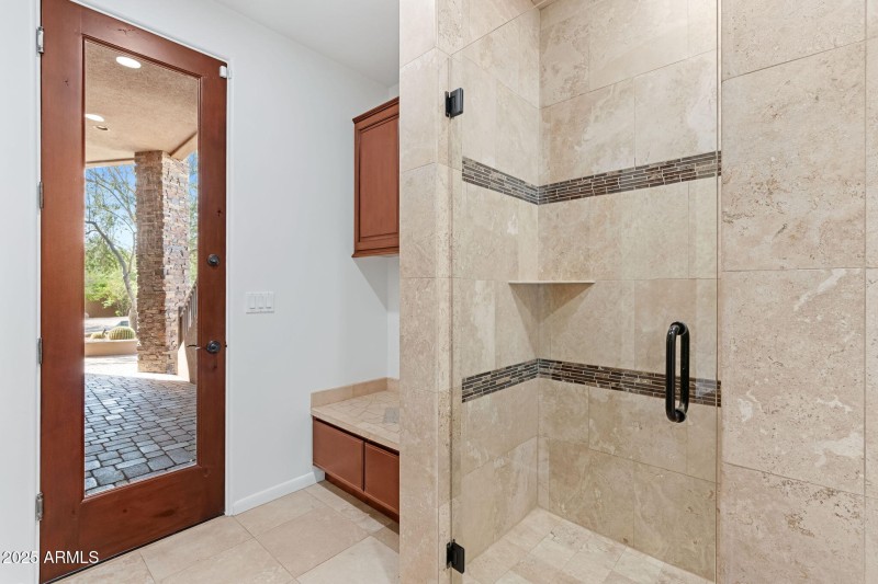 POOL BATH OFF BEDROOM 5