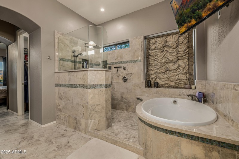 Owners Bath – Walk-In Shower