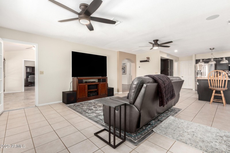 9809 W Wescott Family Rm 2