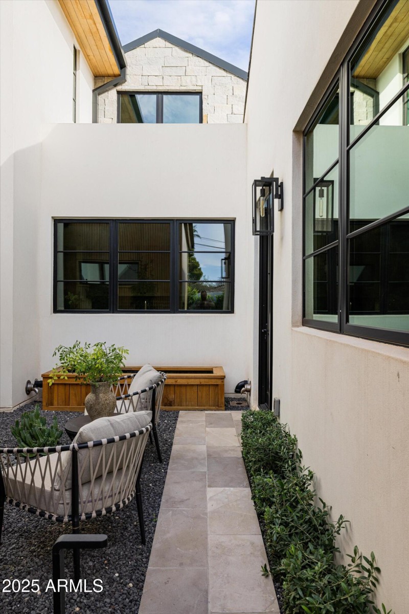 067-5715 E Monterosa St Phoenix_67