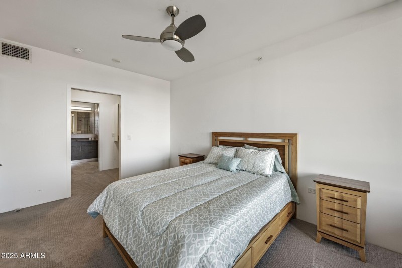 024_Guest Bedroominto Closet