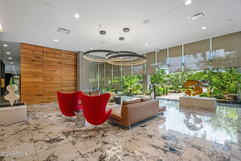 029_Lobby Sitting Area 2