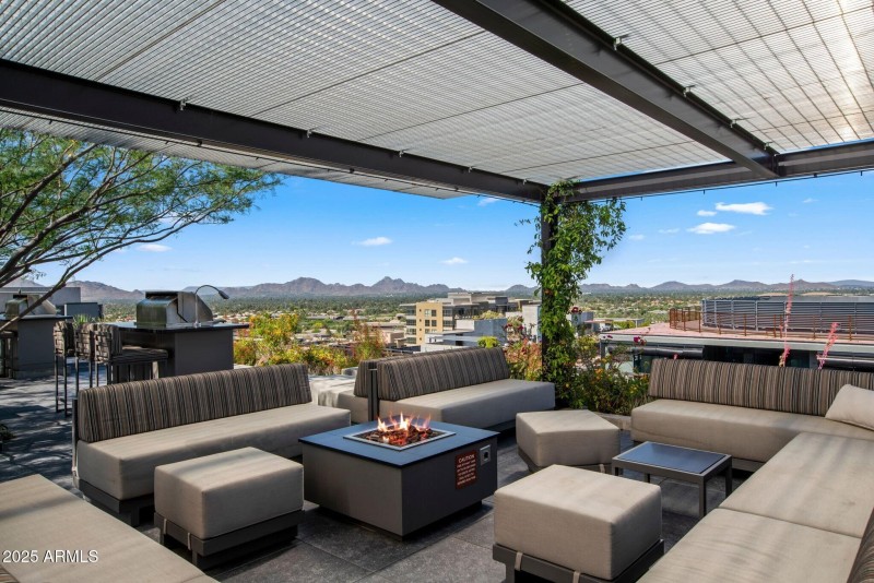 041_Rooftop LoungeGrillTrack