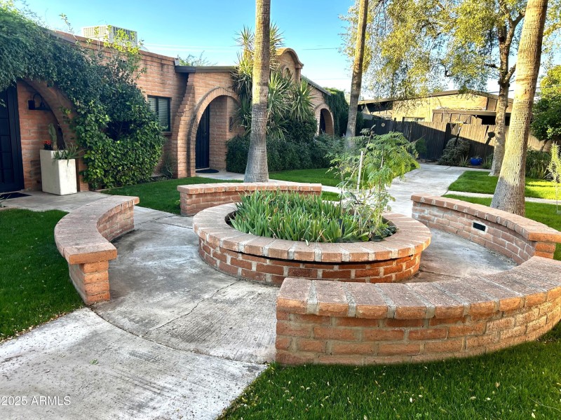 Spanish Gardens Walkway