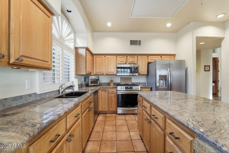 12202 N. 138th St-21