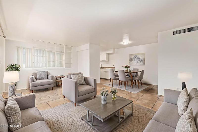 20251109230834934904000000-o - Living Ro