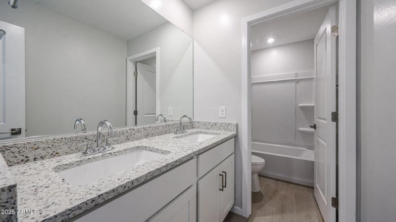 20_Rancho-Vista_Century-Communities_Surp