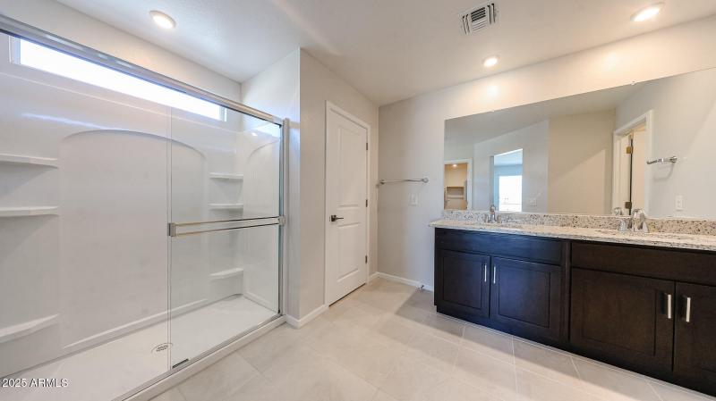 02_2-story-home-for-sale-surprise-AZ_Rea