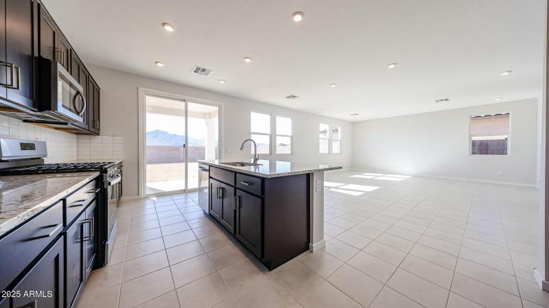 12_2-story-home-for-sale-surprise-AZ_Rea