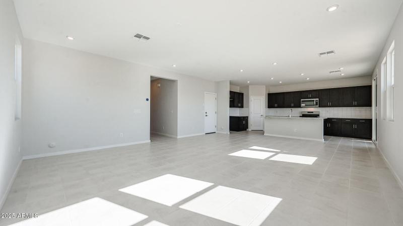 13_2-story-home-for-sale-surprise-AZ_Rea