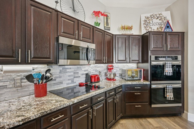 22-web-or-mls-E Decatur St-S1611-022