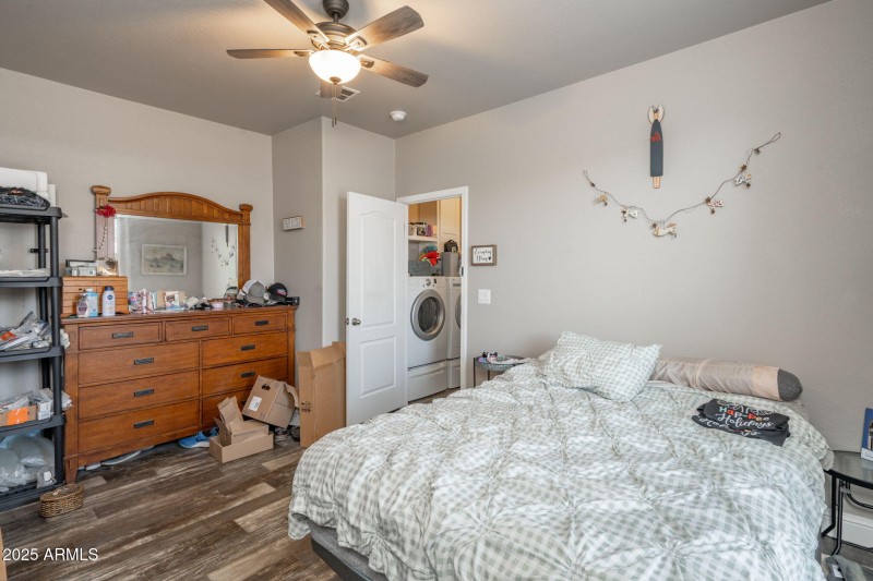 13-web-or-mls-1023-thorton-rd