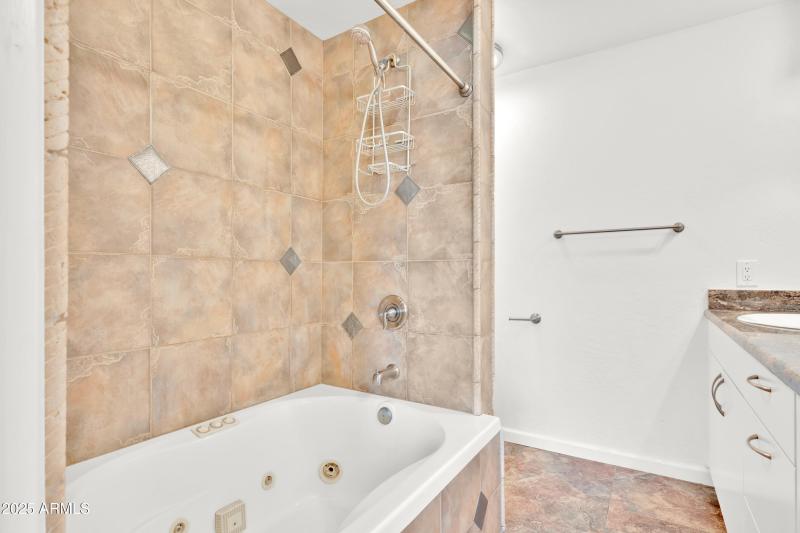 El Lago Master Bathroom 2