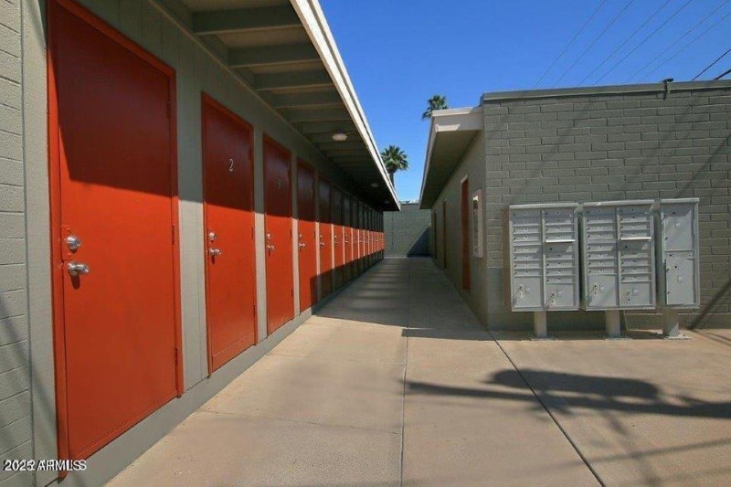 Storage room & mailboxes