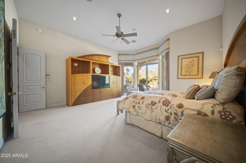 Large suite- Soaring Ceilings