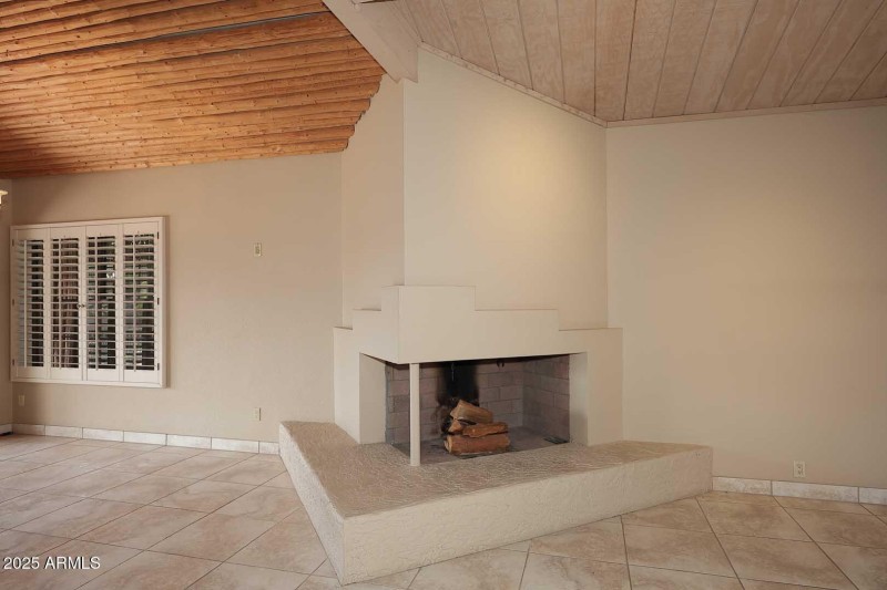 Dual Fireplace