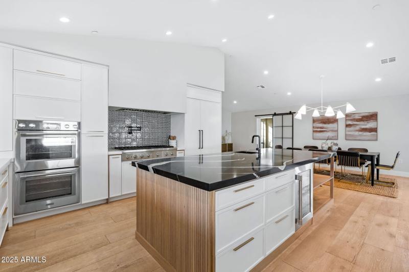 13-web-or-mls-3842-e-san-miguel-ave