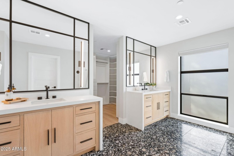 22-web-or-mls-3842-e-san-miguel-ave