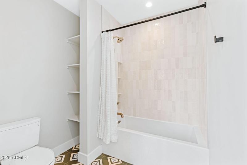 28-web-or-mls-3842-e-san-miguel-ave