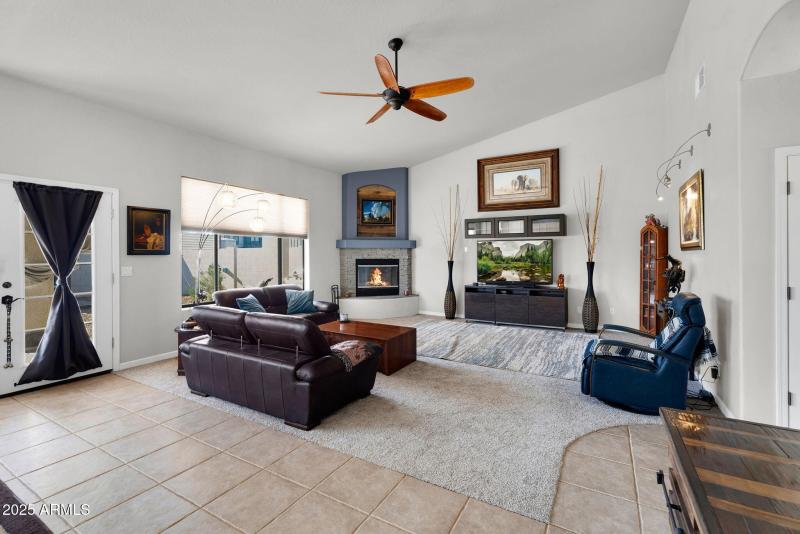 5-web-or-mls-907 E Carlise Rd-7