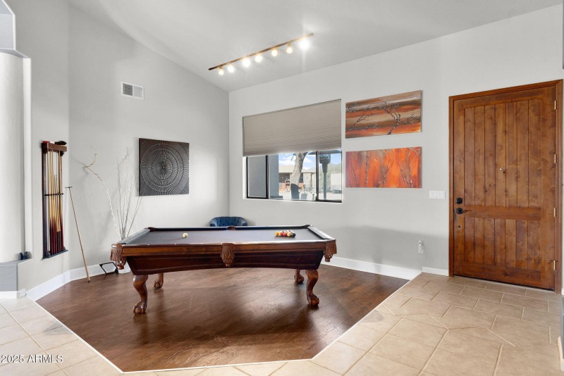 9-web-or-mls-907 E Carlise Rd-10