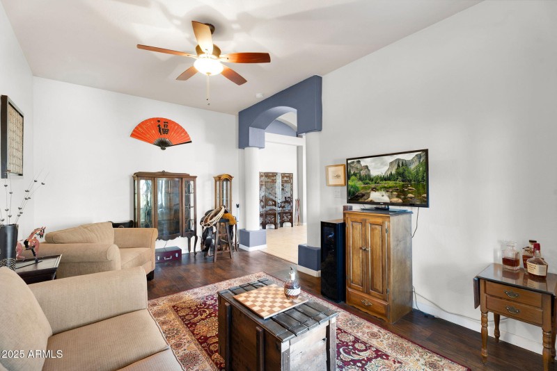 12-web-or-mls-907 E Carlise Rd-13