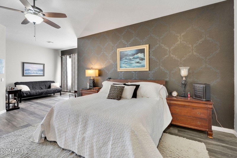 23-web-or-mls-907 E Carlise Rd-21