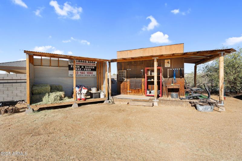 59-web-or-mls-907 E Carlise Rd-.