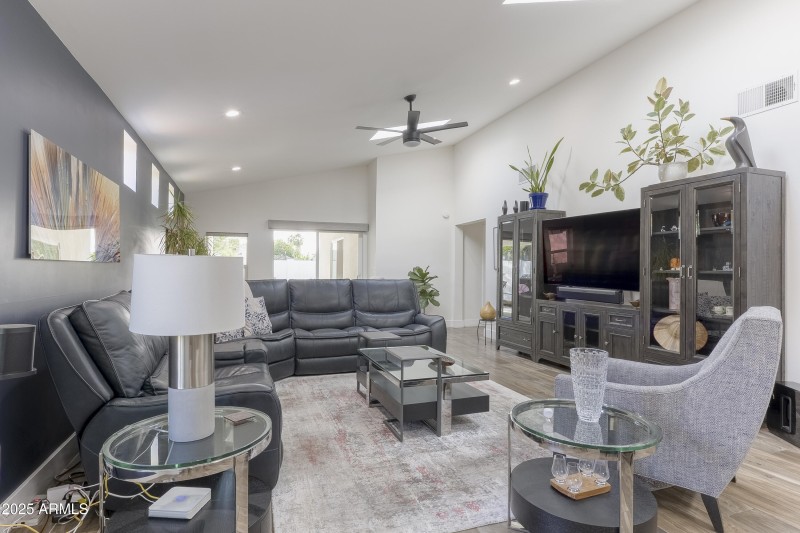 P1014168_69_70_71_72_73_74PX