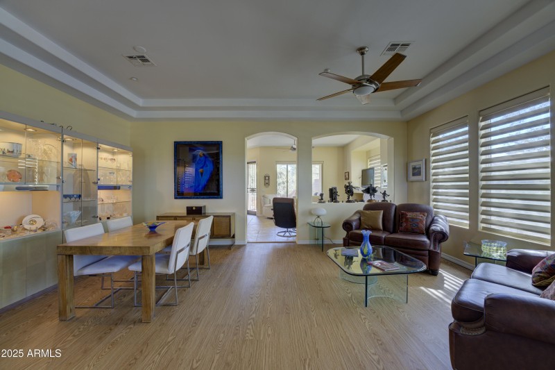 Living room/dining room