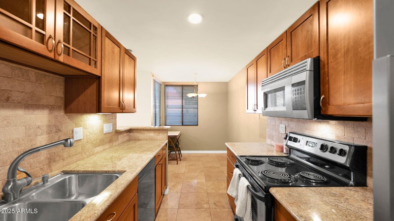 11-web-or-mls-P1309944