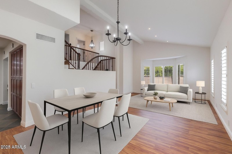 Dining *Virtually Staged