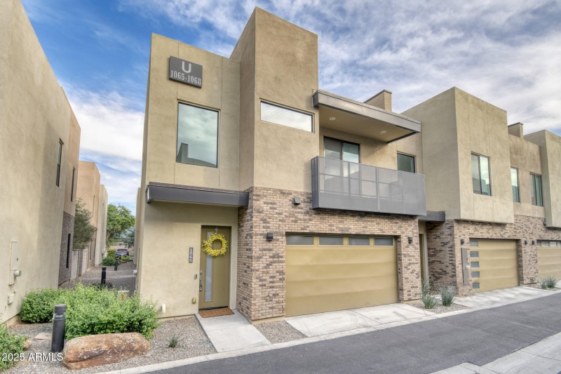 The Level Condo #1065