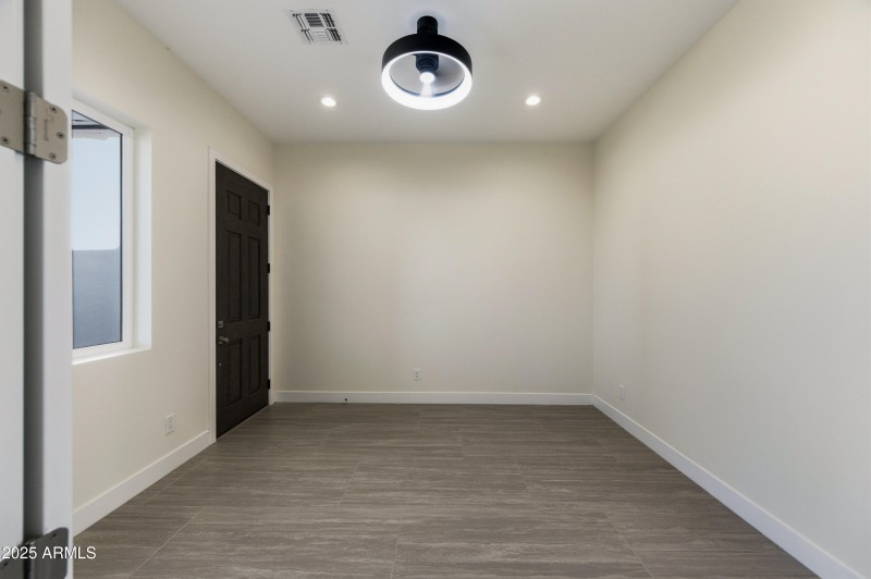 10039 N Burris Rd-102