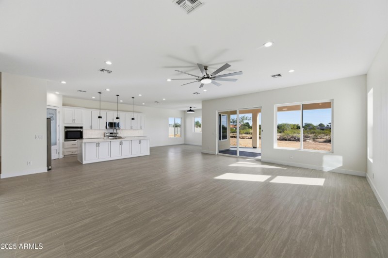 10039 N Burris Rd-126