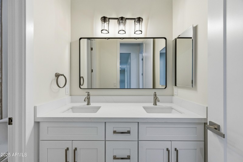 10039 N Burris Rd-135