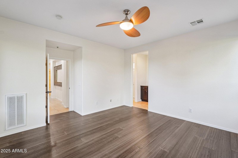 28-web-or-mls-W Rosewood Ln-S1811-026