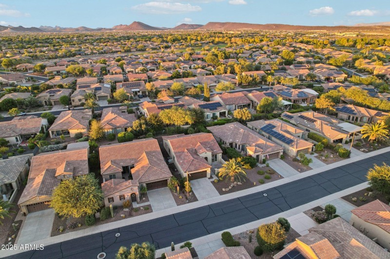 44-web-or-mls-W Rosewood Ln-S1811-042