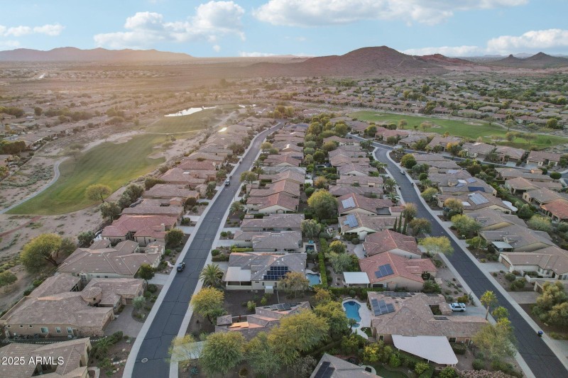 53-web-or-mls-W Rosewood Ln-S1811-051