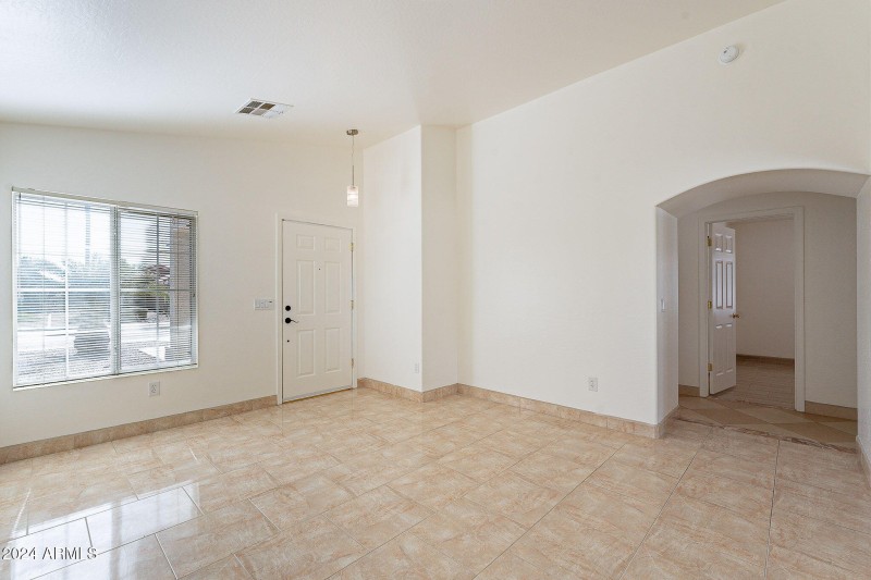 10-web-or-mls-Roosevelt-10