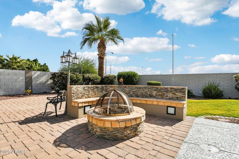 Built in seating and firepit