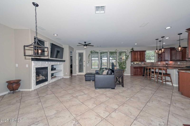 Breakfast Room-Kitchen