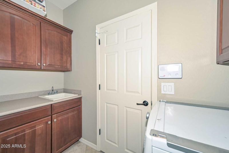 Laundry Room2