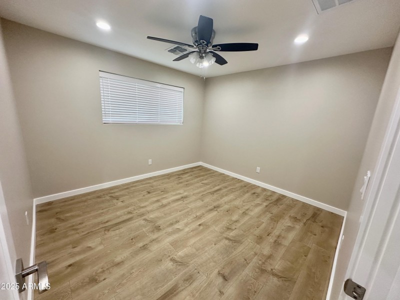 2329 E Enrose - # - 21