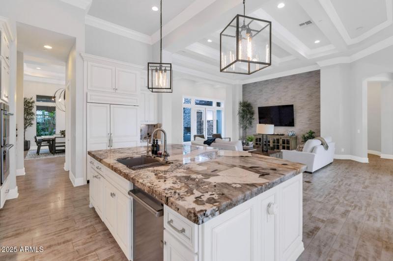 5413 E Juniper Cyn Dr-large-019-026-5413