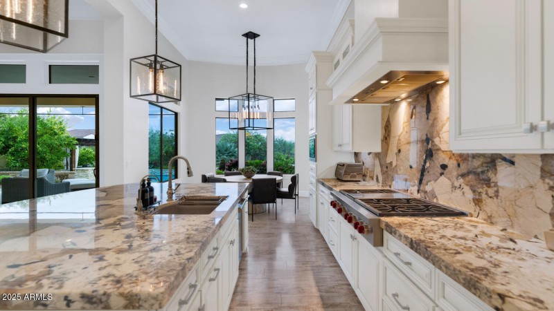 5413 E Juniper Cyn Dr-large-020-044-5413