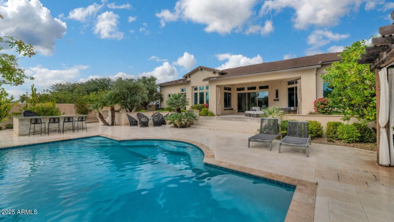 5413 E Juniper Cyn Dr-large-046-028-5413