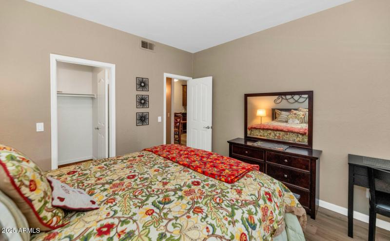 14145 N 92nd St-large-017-014-TOD1732-15