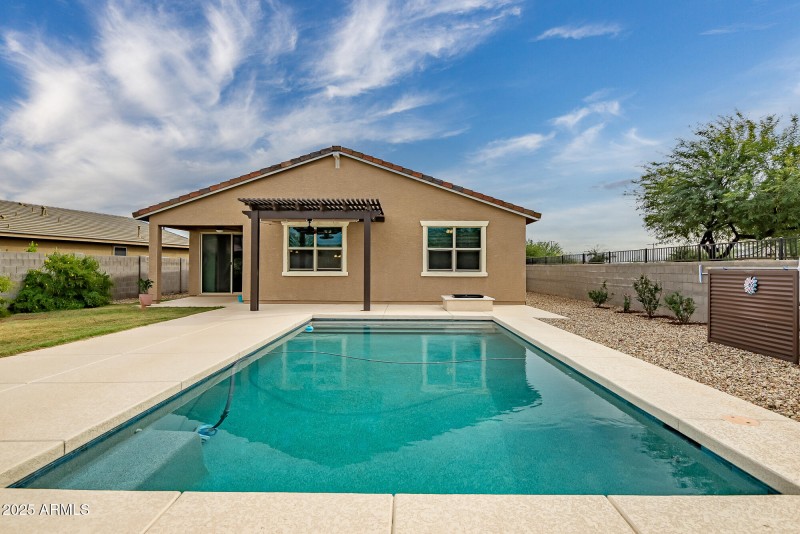 Sparkling Pebble Tec Pool