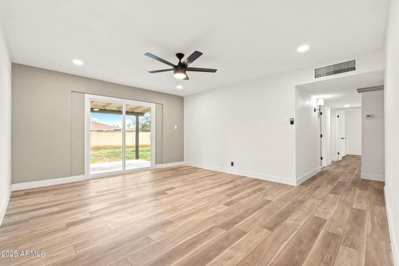 3137 W Turney Ave - 05